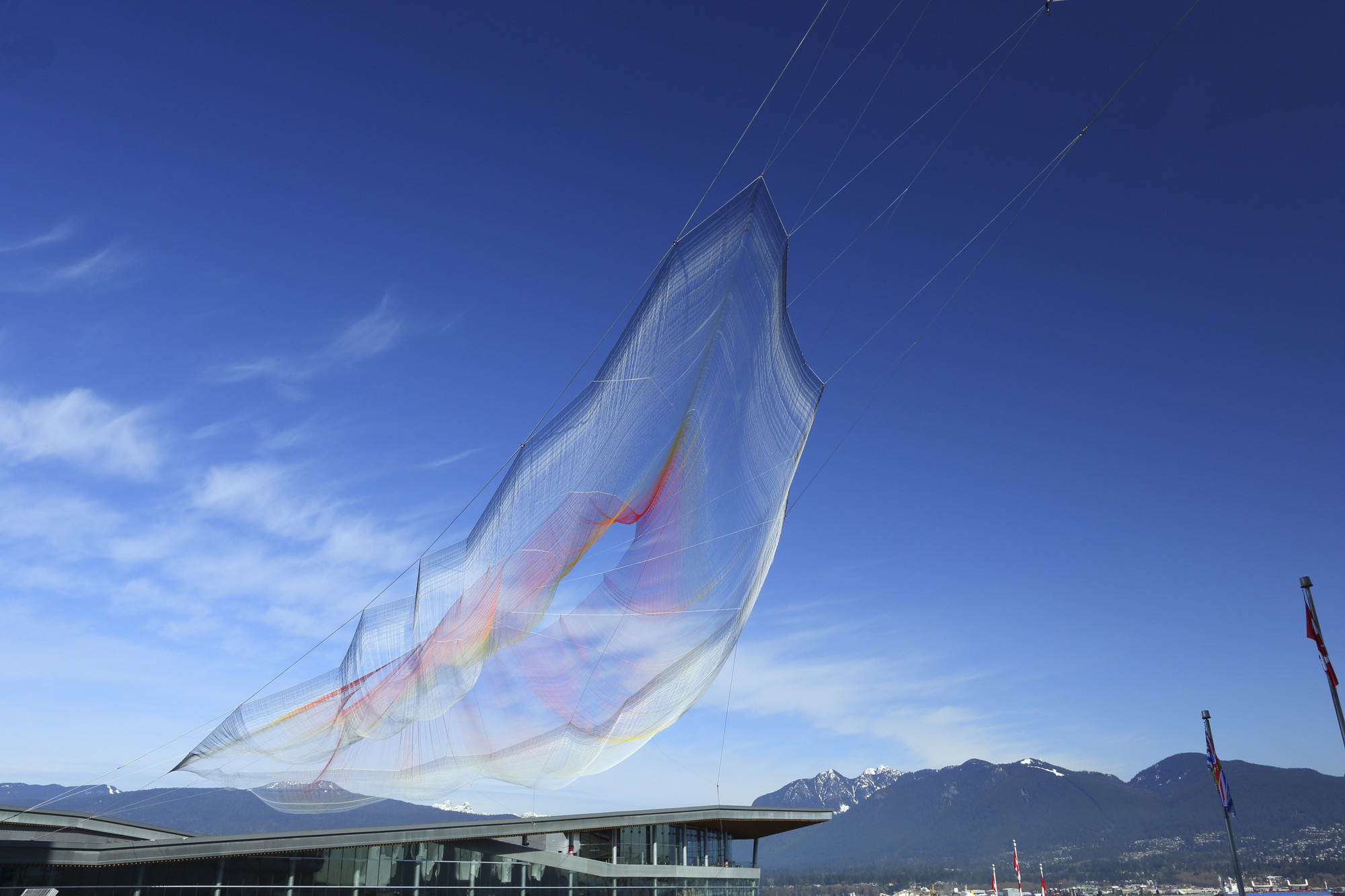 © Ema Peter / Studio Echelman