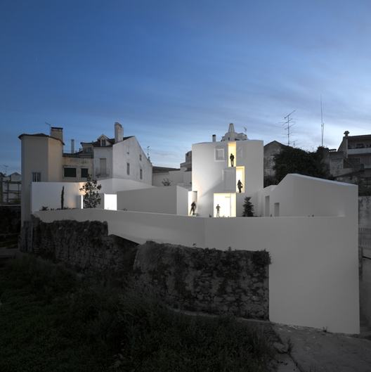 Casa en Alcobaça / Aires Mateus. Imagen © FG+SG