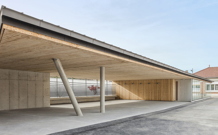 Primary School J.Jaurès II / YOONSEUX Architectes - Schools , Facade, Beam