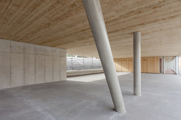 Primary School J.Jaurès II / YOONSEUX Architectes - Beam