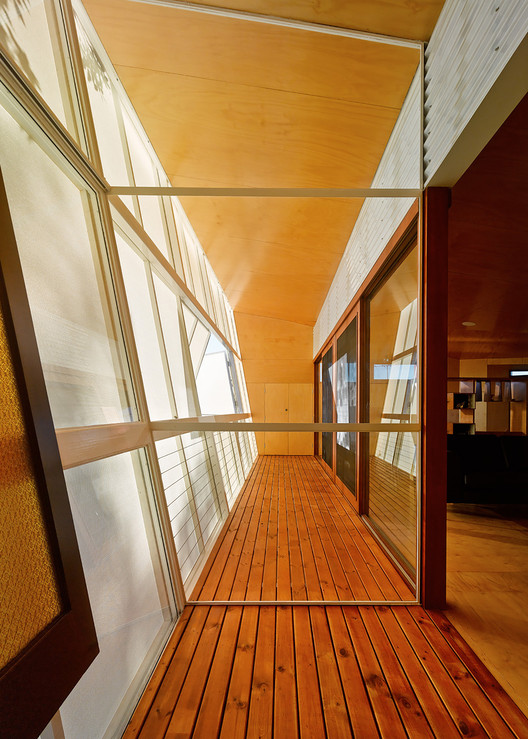 Casa 31_4 Room House / Caroline Di Costa Architect + Iredale Pedersen Hook Architects - Handrail