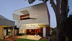 Casa 31_4 Room House / Caroline Di Costa Architect + Iredale Pedersen Hook Architects