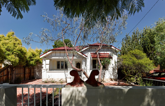 Casa 31_4 Room House / Caroline Di Costa Architect + Iredale Pedersen Hook Architects - Fence, Garden