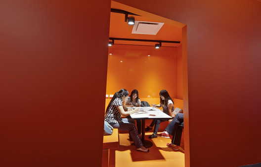 MUSE  / Woods Bagot - Table, Chair