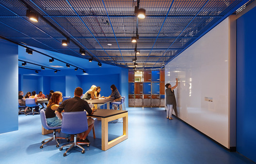 MUSE  / Woods Bagot - Chair