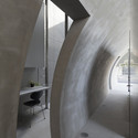 Tunnel House  / Makiko Tsukada Architects - Offices, Stairs, Handrail, Arch, Facade, Chair, Table