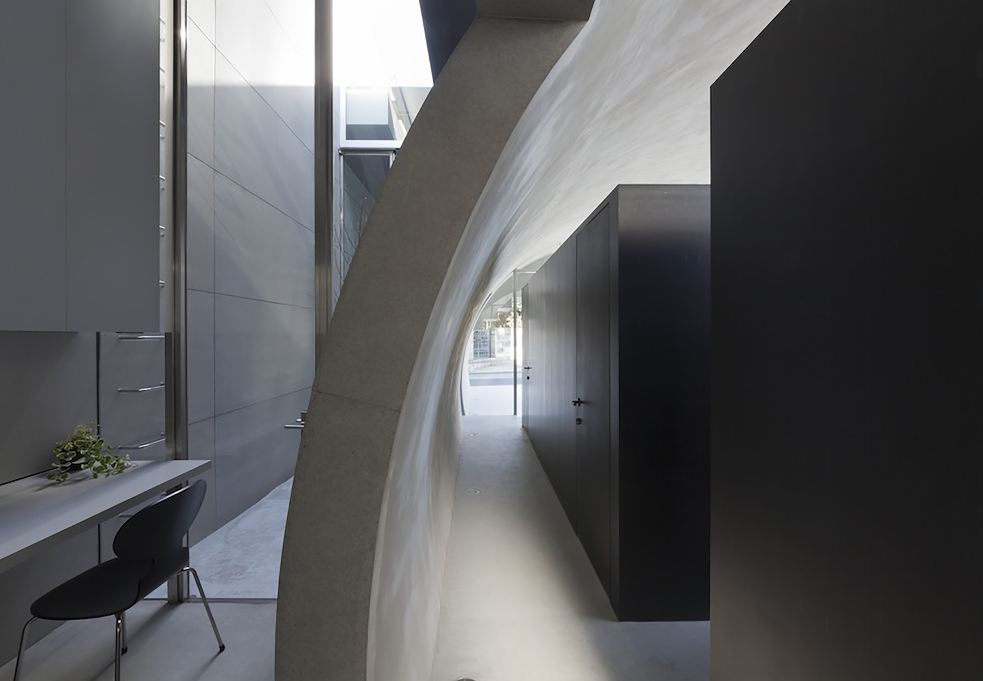 Gallery of Tunnel House / Makiko Tsukada Architects 13