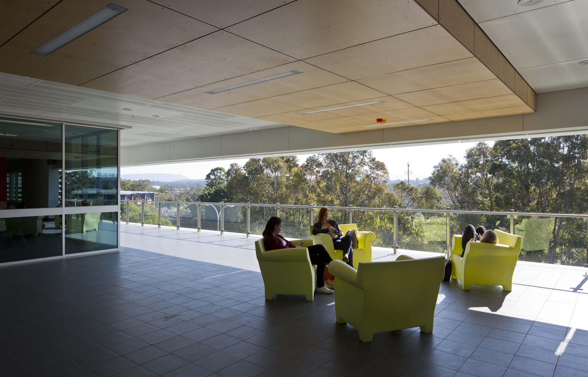 Gallery of Griffith University G11 Library / ThomsonAdsett 9