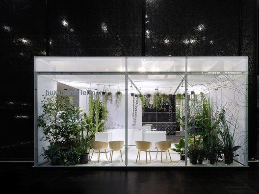 Burkhardt Leitner constructiv exhibition  / Ippolito Fleitz Group - Facade, Chair