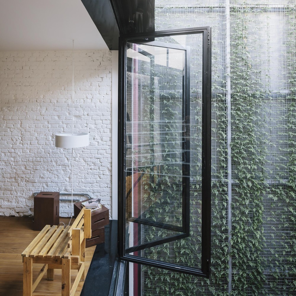 Produtora Kana / AR Arquitetos - Fachada, Corrimão
