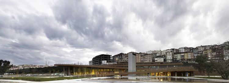 Centro Cultural e Espaço de Casamentos Eyüp / EAA - Emre Arolat Architecture - Imagem 8 de 39