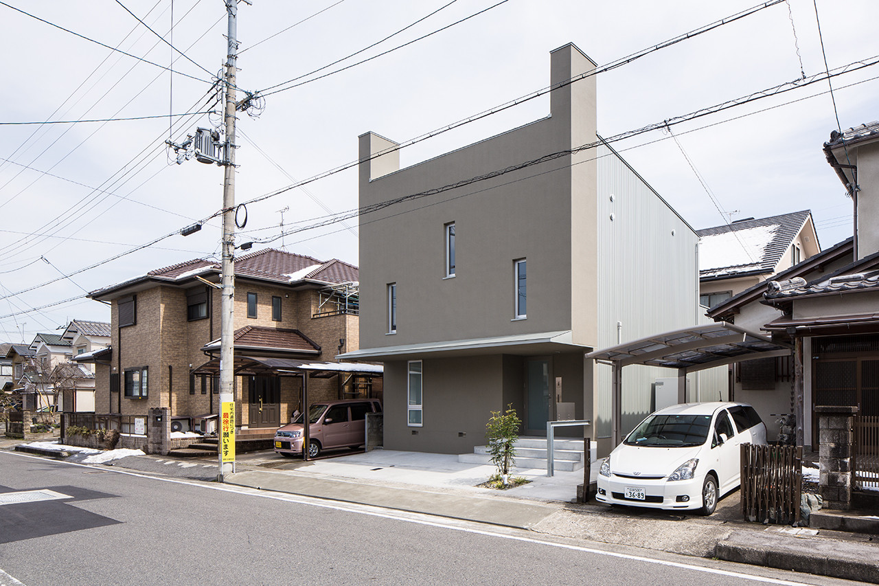 © Yoshihiro Asada