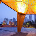 Arquitetura e Paisagem: Pavilhões de metal perfurado se elevam no parque, por Martha Schwartz - Arquitetura Paisagística