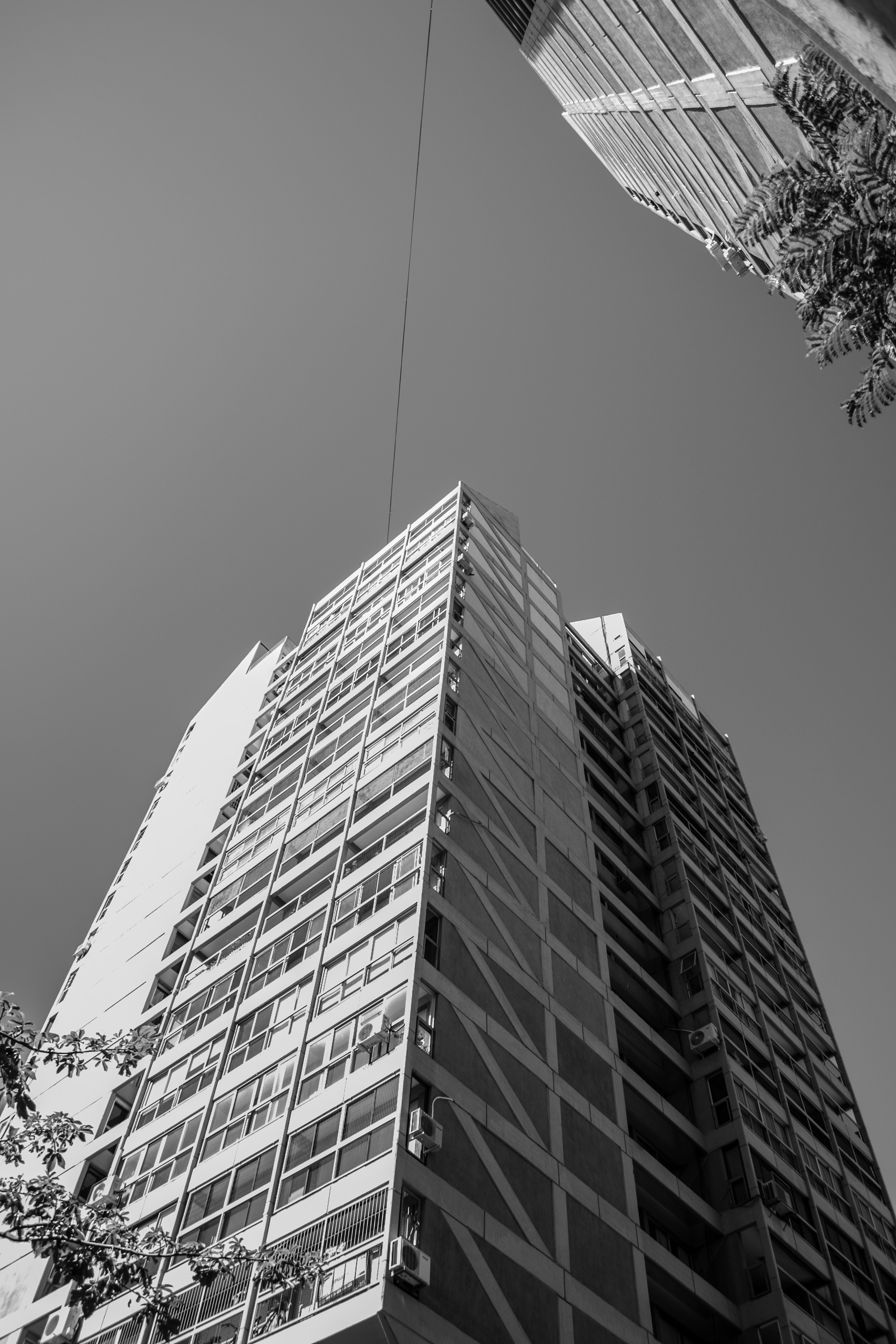 Clásicos de Arquitectura: Complejo Edilicio Alas III / Luis Rébora, Abel Ramírez y Alfredo Troilo    - Fachada, Urbano