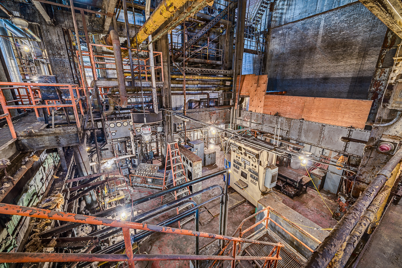 In Images: The Domino Sugar Factory's Beautiful Decline - Image 10 of 43