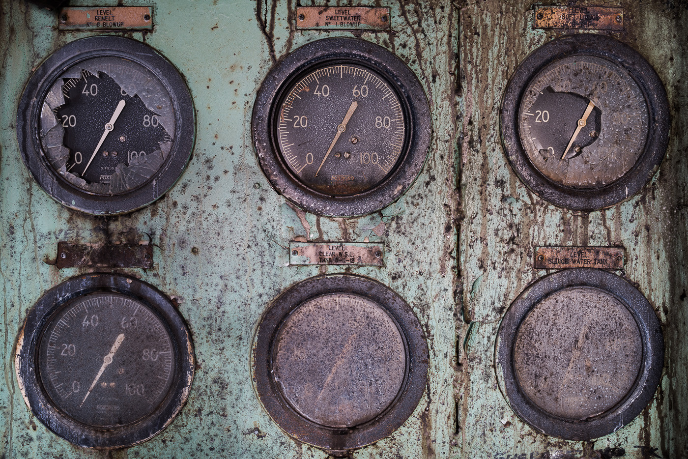 In Images: The Domino Sugar Factory's Beautiful Decline - Image 4 of 43