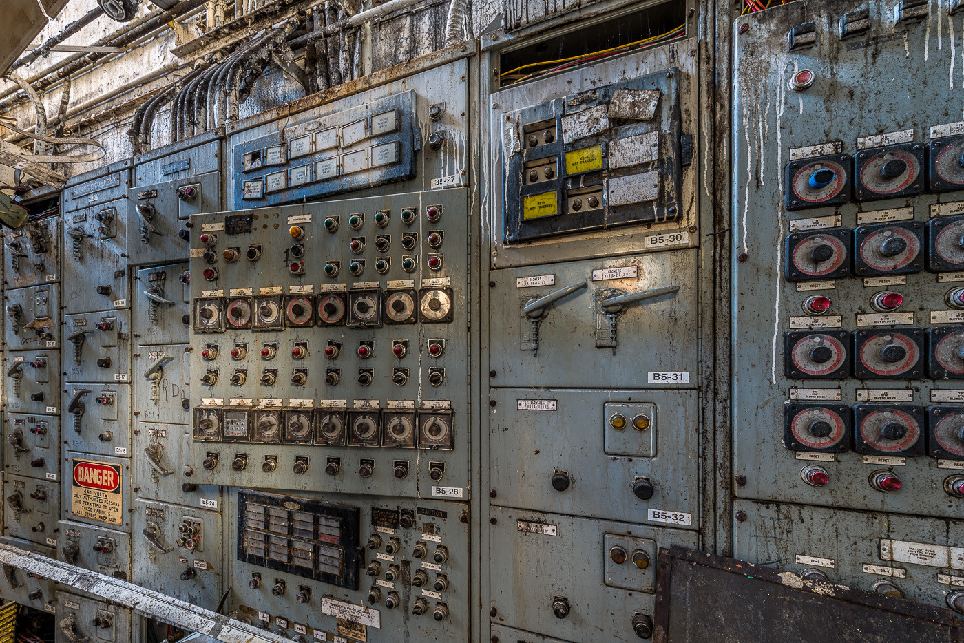 In Images: The Domino Sugar Factory's Beautiful Decline - Image 8 of 43