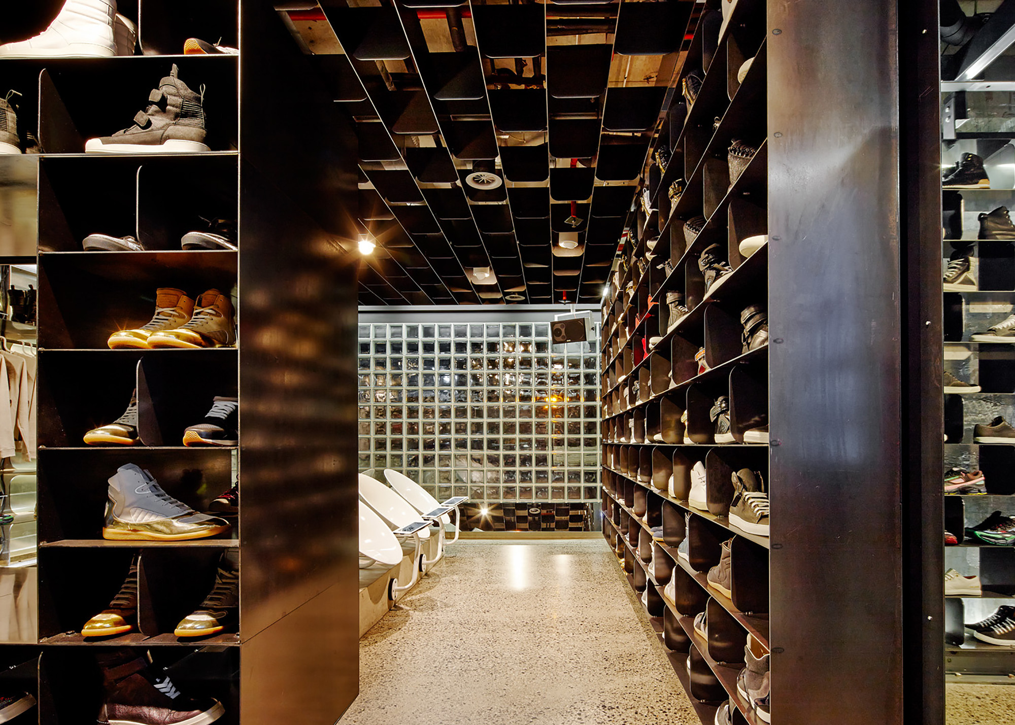 Galería de Tienda Sneakerboy / March Studio 10