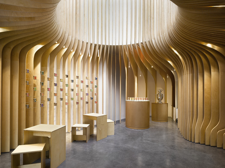 T-Boutique / deyl-sestak-architects - Column, Chair