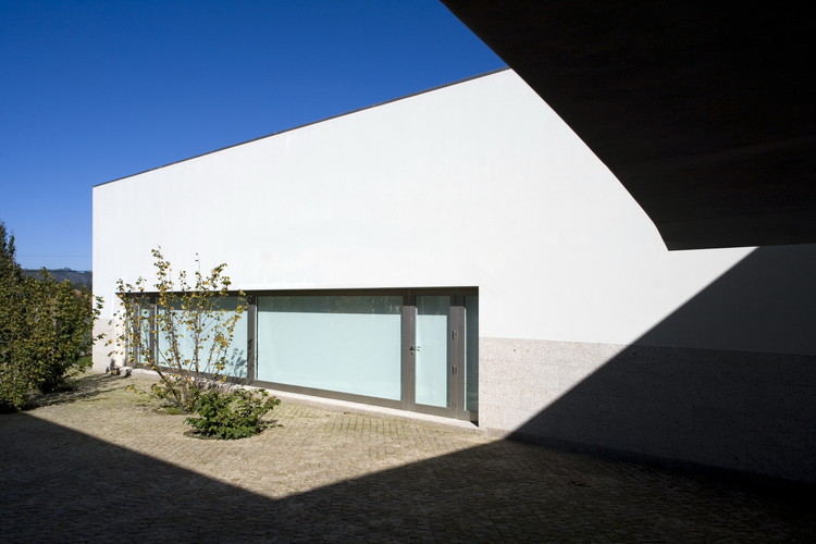 Álvaro Siza, between Modern and Traditional - Image 39 of 67