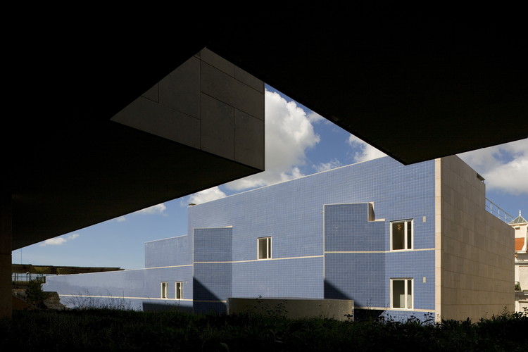 Álvaro Siza, between Modern and Traditional - Image 43 of 67