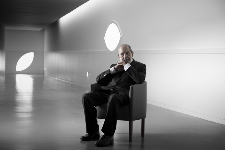 Alvaro Siza. Image © Fernando Guerra | FG+SG