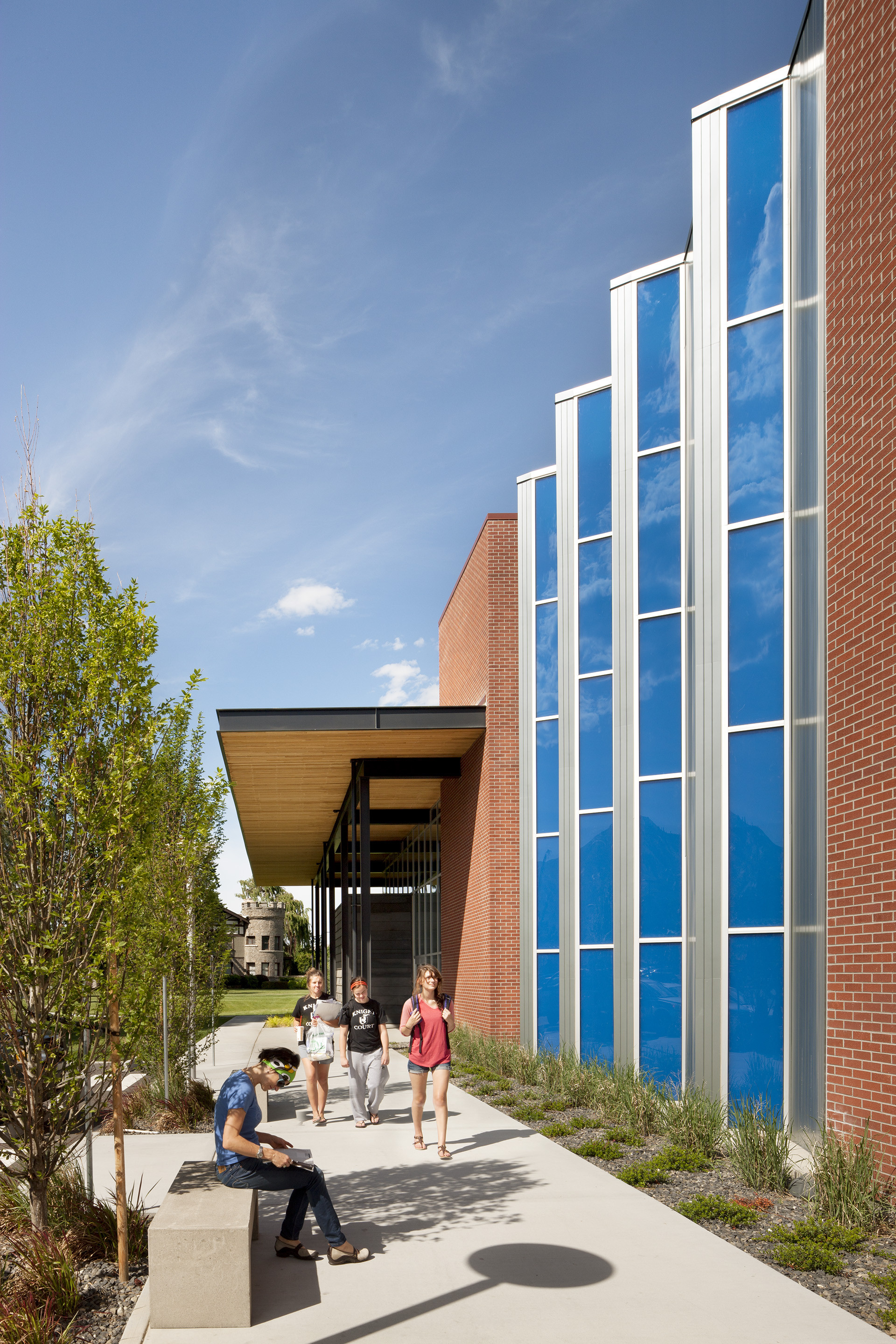Gallery of Wenatchee Valley College Music and Arts Center / Integrus
