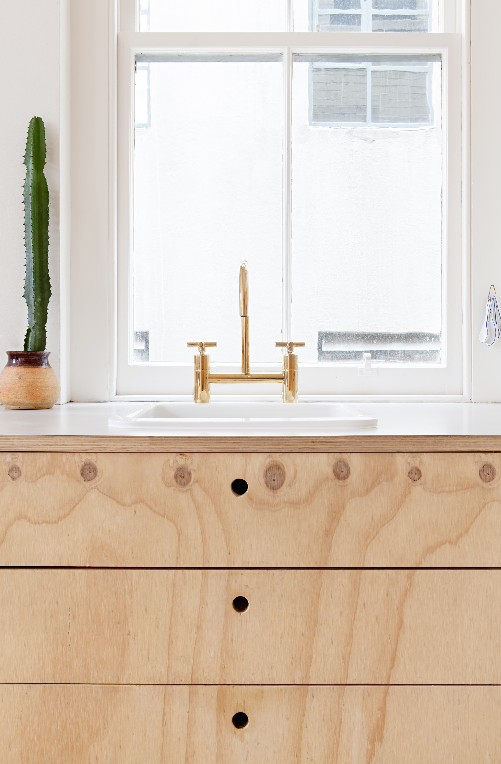 Gallery of Flinders Lane Apartment / Clare Cousins 7