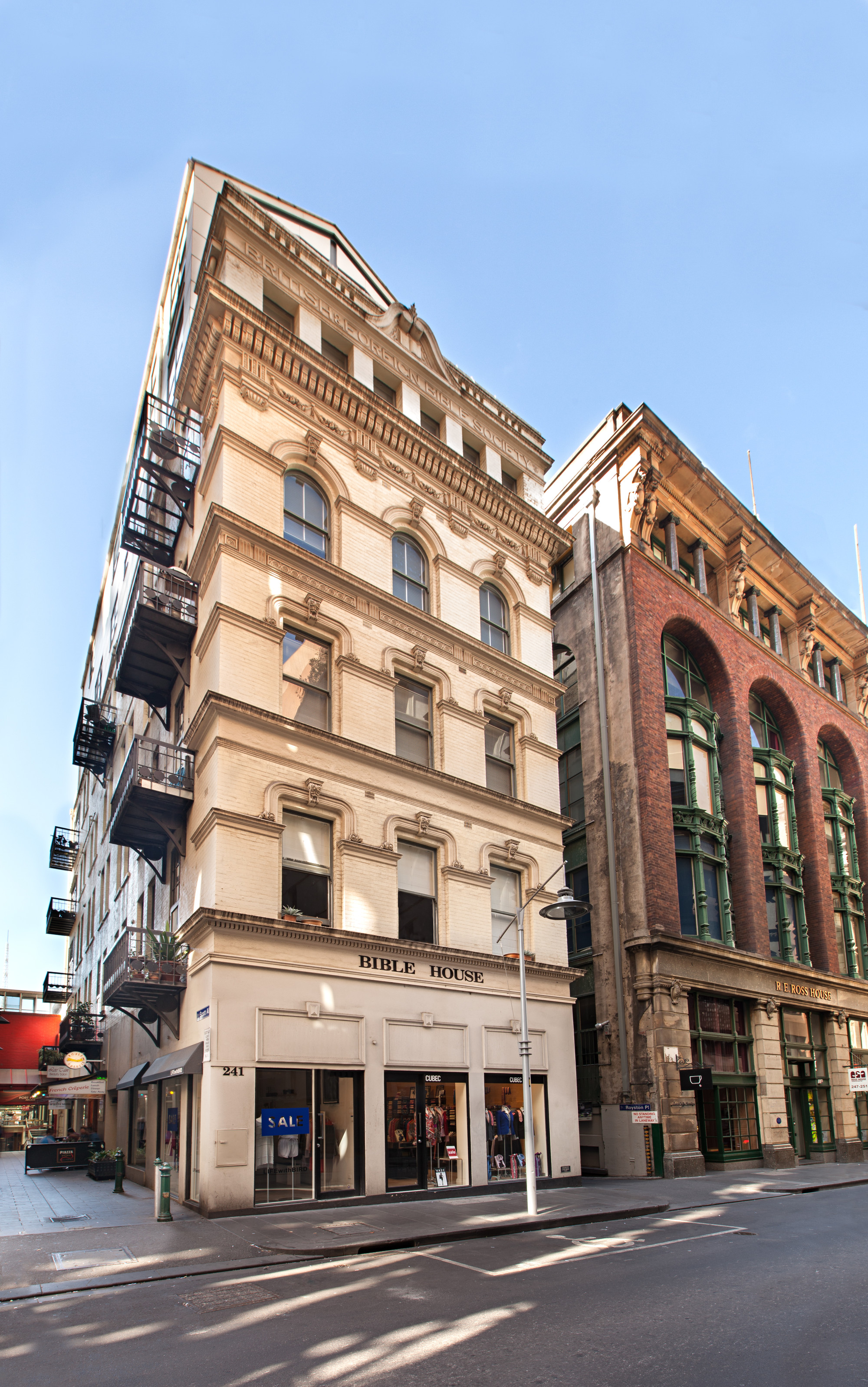 Gallery of Flinders Lane Apartment / Clare Cousins 4