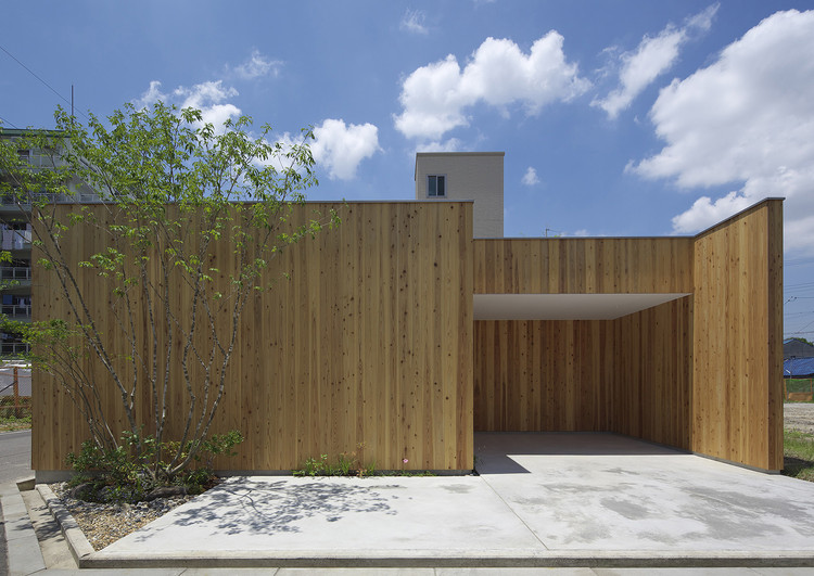 House in Nishimikuni / arbol  - Facade