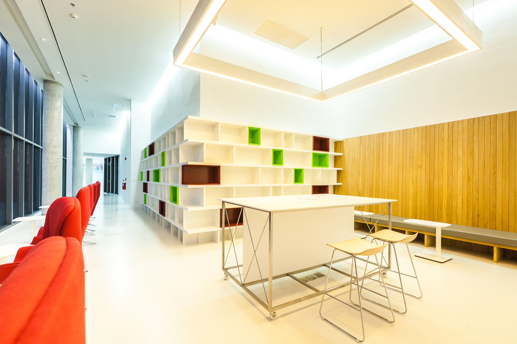 © Spaceshift Studio