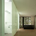 Vivienda estival Villa Noi Phang Nga / Duangrit Bunnag Architects - Imagen 5 de 25