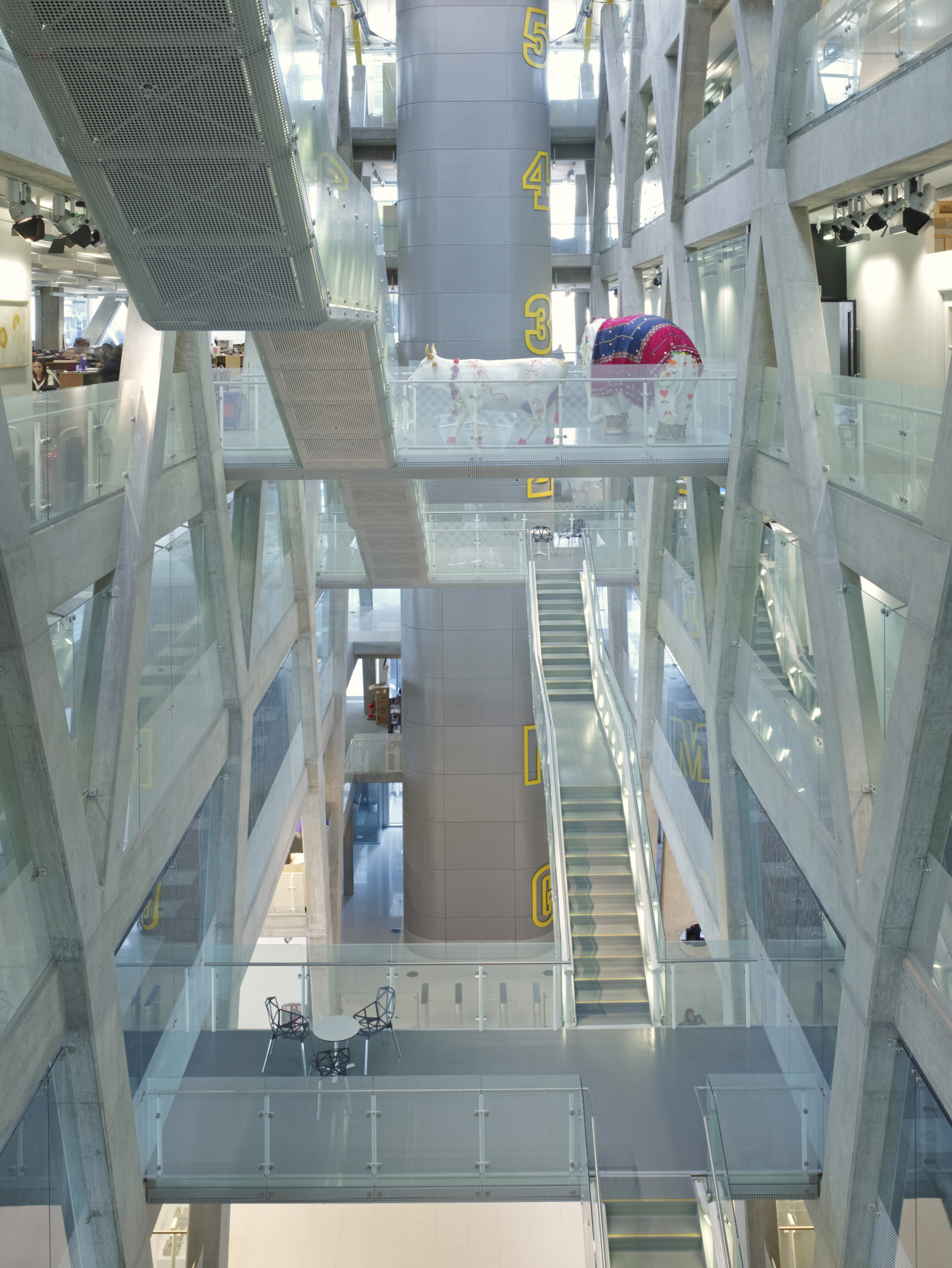 Gallery of The Yellow Building / Allford Hall Monaghan Morris 3