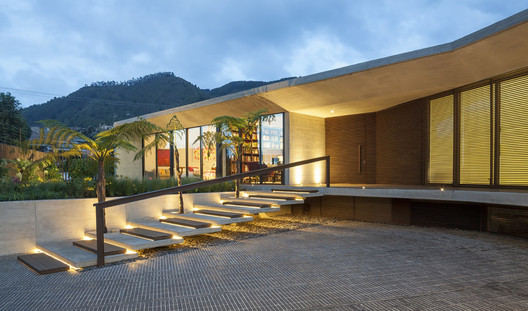 CR House  / H+H Arquitectos - Image 10 of 25