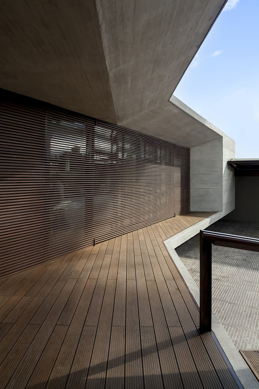 CR House  / H+H Arquitectos - Image 4 of 25