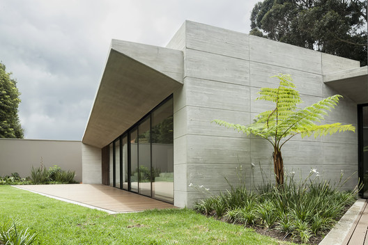CR House  / H+H Arquitectos - Image 12 of 25
