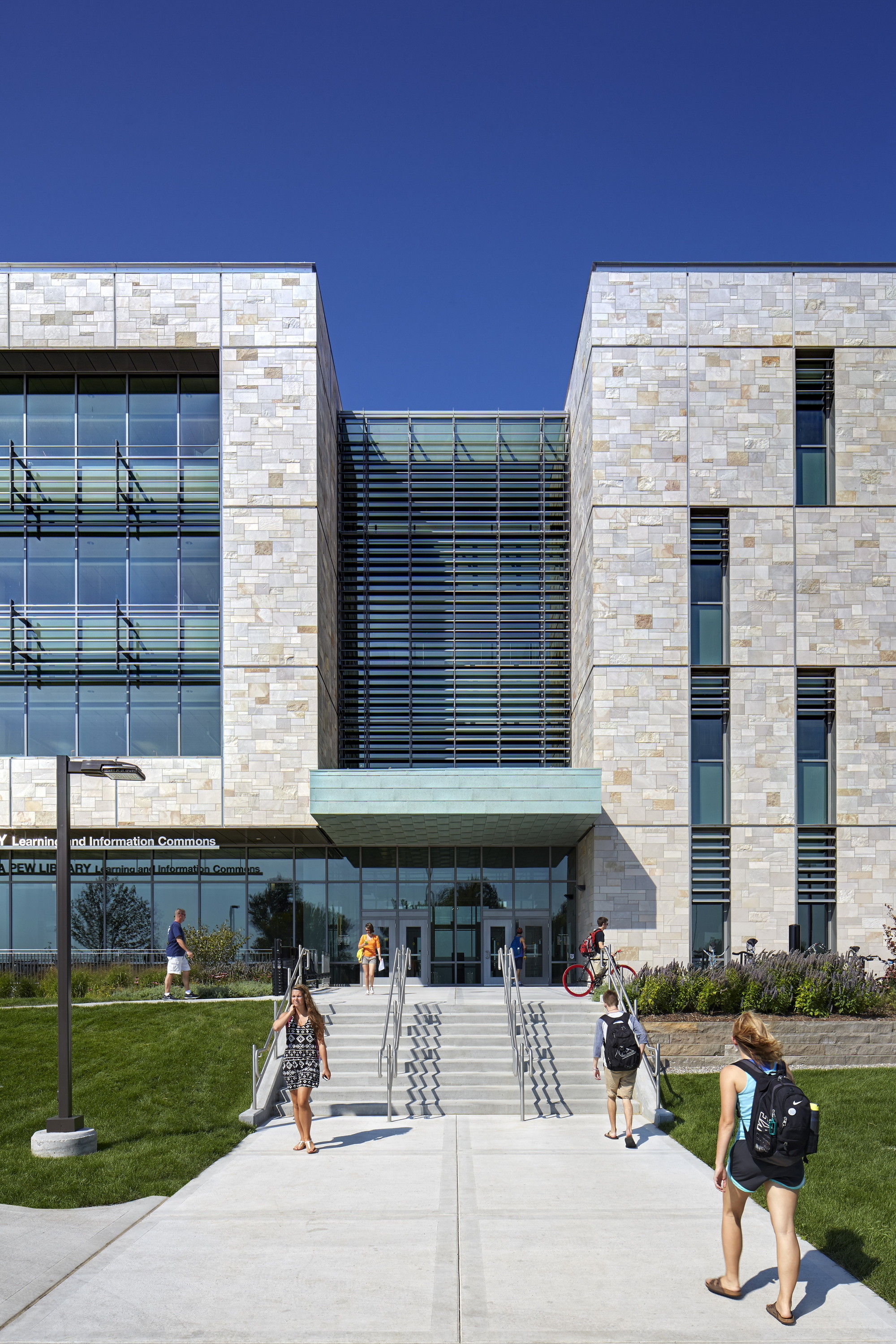 Gallery of GVSU Pew Library / Stantec - 5