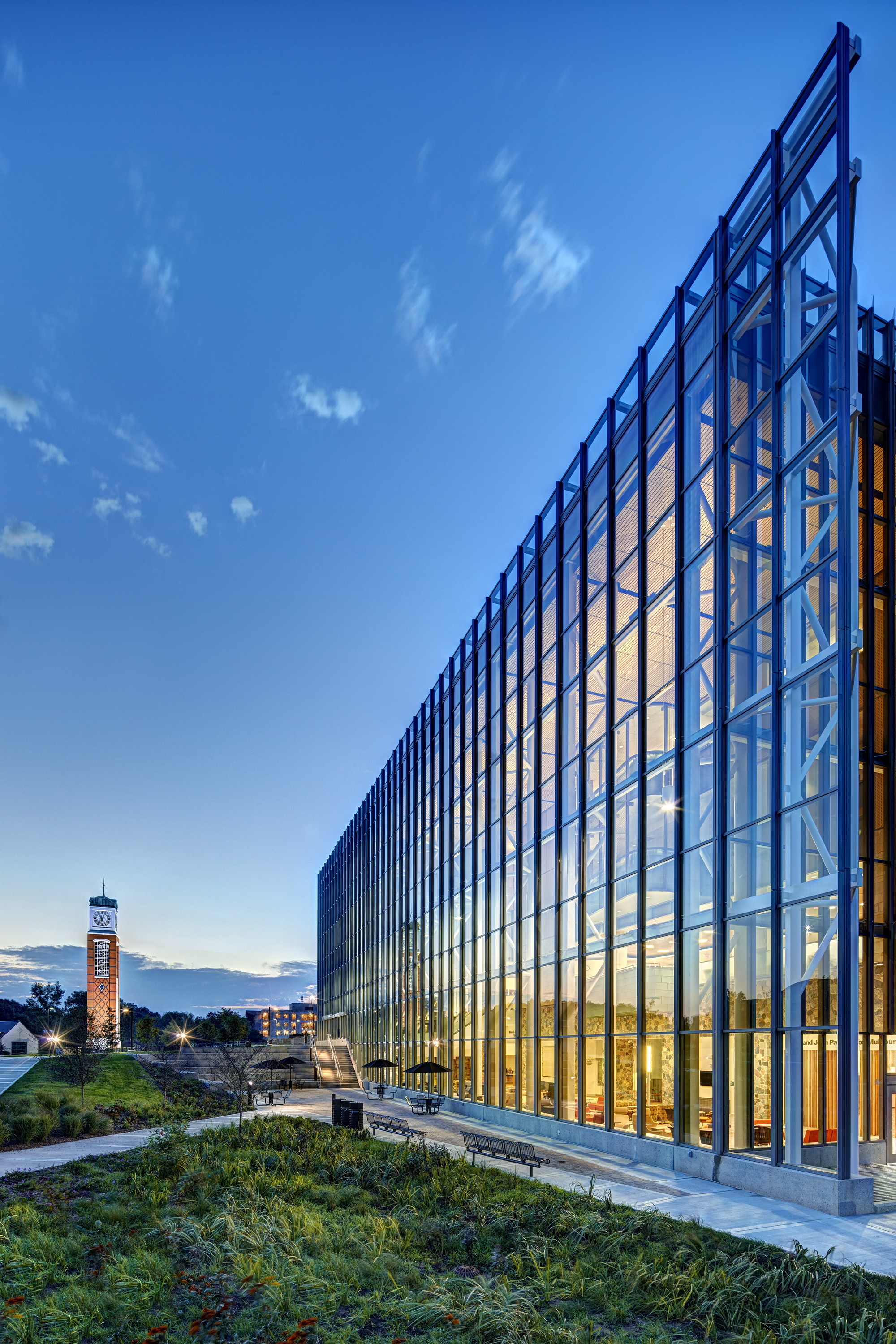 Gallery of GVSU Pew Library / Stantec 31