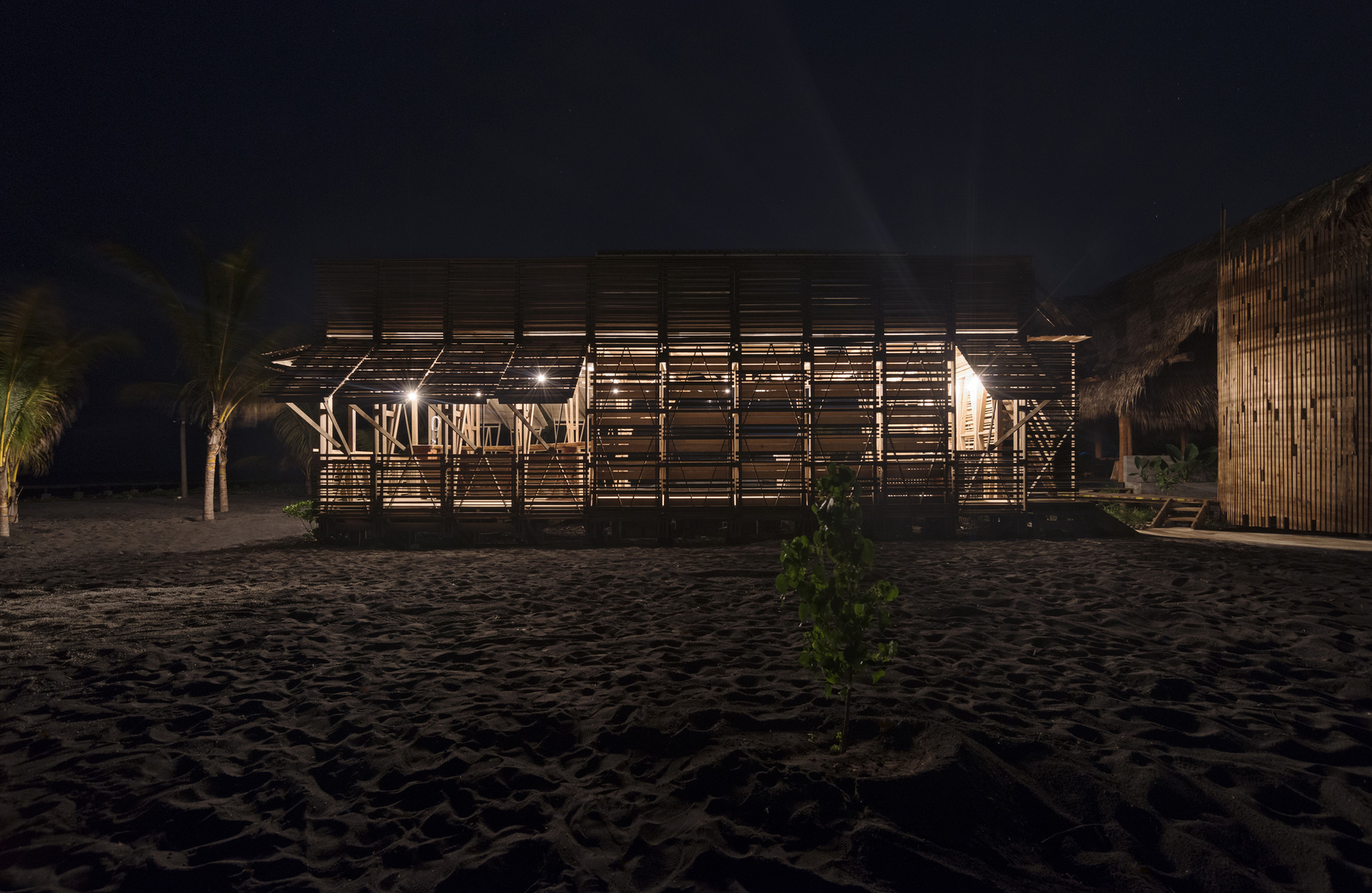 Gallery of Guatemala Beach House / Christian Ochaita + Roberto Gálvez 8