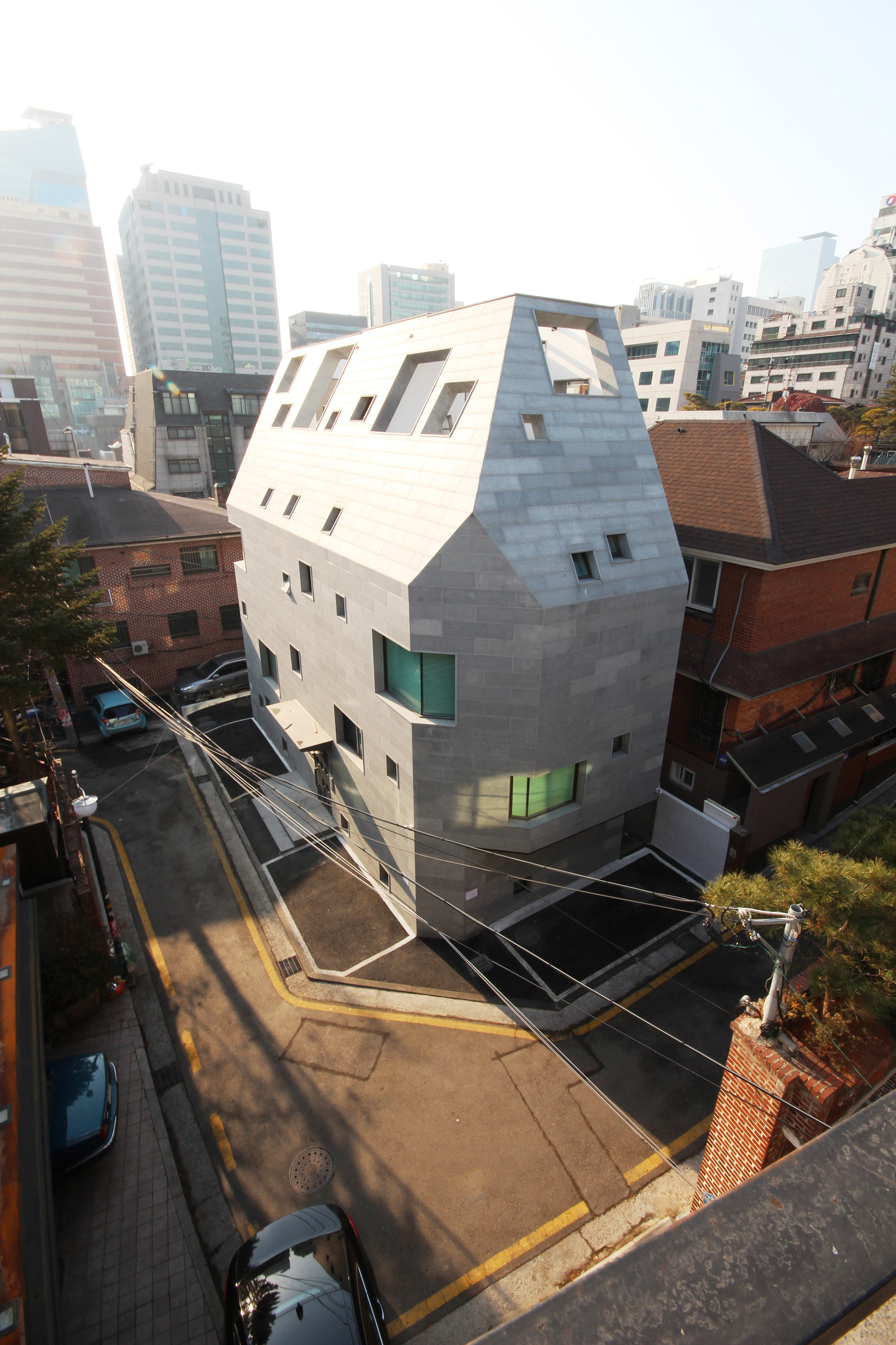 Gallery of Chinese Boxes / thescape 2