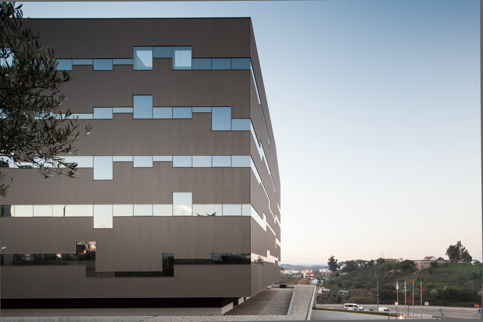 Private Hospital Terra Quente / Pitagoras Group | ArchDaily