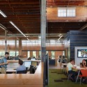 Renovação do Armazém Hughes / Overland Partners - Imagem 3 de 22