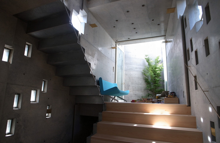 The Wall of Nishihara / SABAOARCH - Stairs, Windows