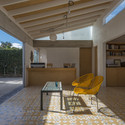 Leyva 506 / APT arquitectura para todos - Houses, Facade, Beam, Chair
