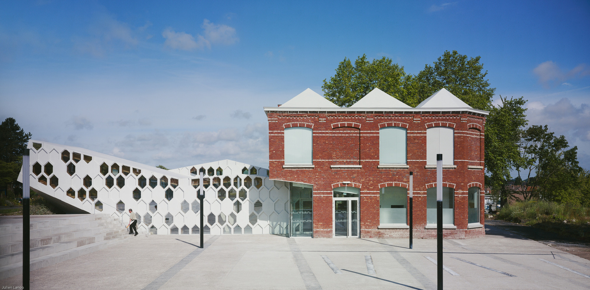 Courtesy of D’HOUNDT+BAJART Architects & Associates