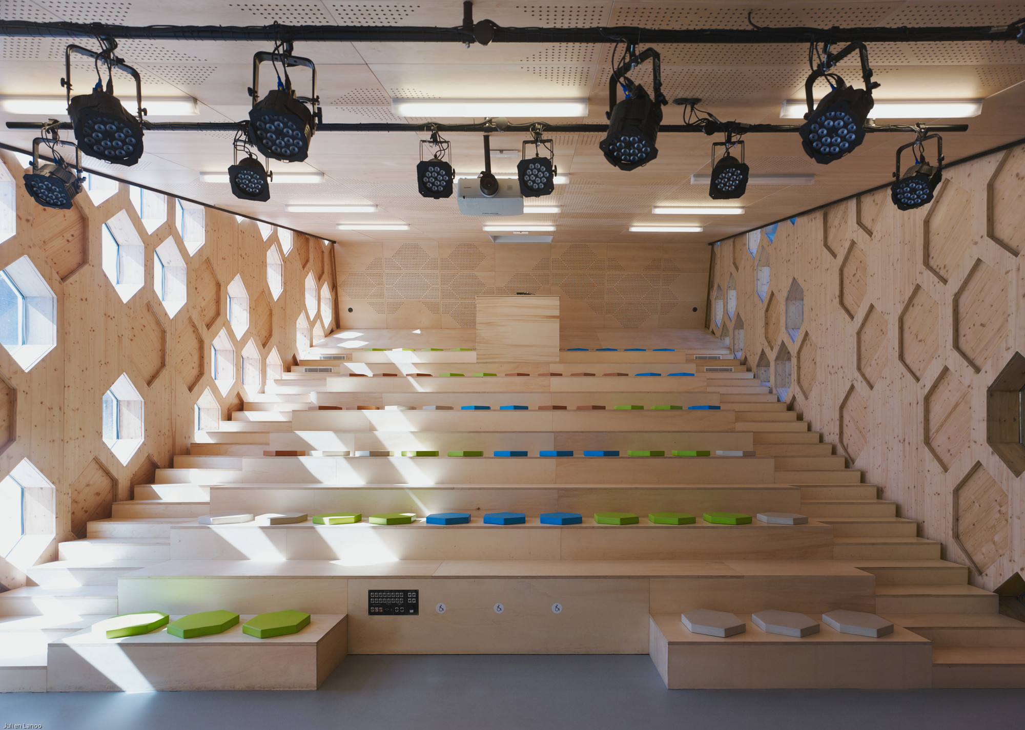 Courtesy of D’HOUNDT+BAJART Architects & Associates