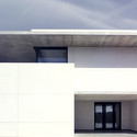 Proyecto Hombre / Elsa Urquijo Arquitectos - Facade, Concrete, Windows