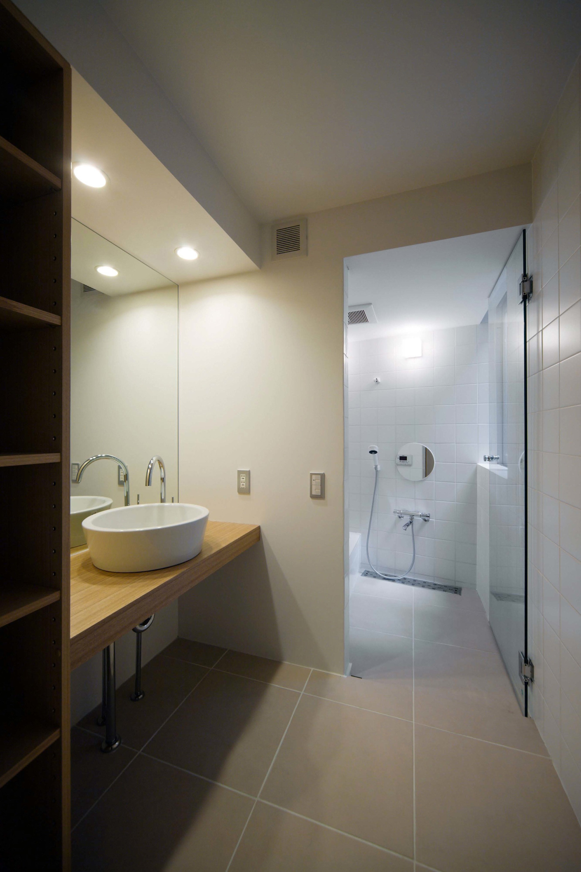 Gallery of House in Atsugi / Naoya Kawabe Architect & Associates 10