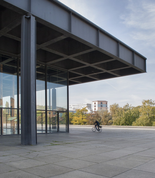 David Chipperfield's "Sticks and Stones" Toys with Van Der Rohe's Bones in Berlin - Image 12 of 13