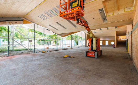 Front Building of Chliriethalle / Frei + Saarinen Architekten - Beam